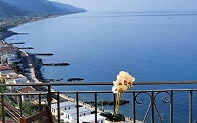 Un Oblo Sul Mare