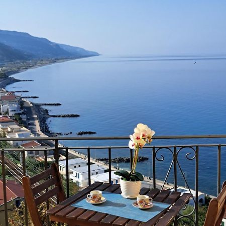 Apartmán Un Oblo Sul Mare San Lucido Exteriér fotografie